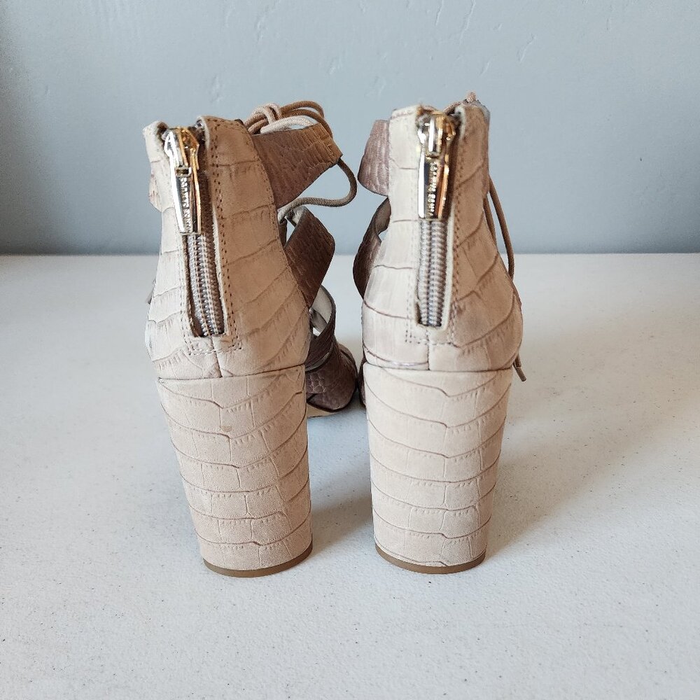 Vince Camuto Gladiator Sandal "NEW" - Picture 6 of 16